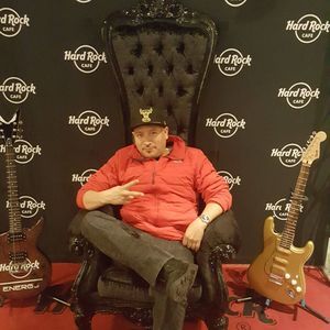 Meet your Posher, Efrain