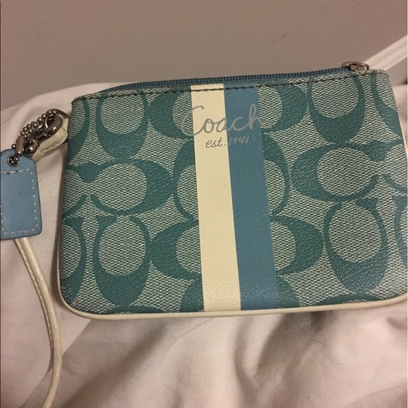 Coach wristlet - Picture 1 of 1