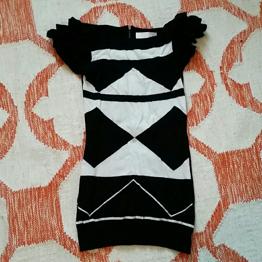 Pixie black and white sweater small