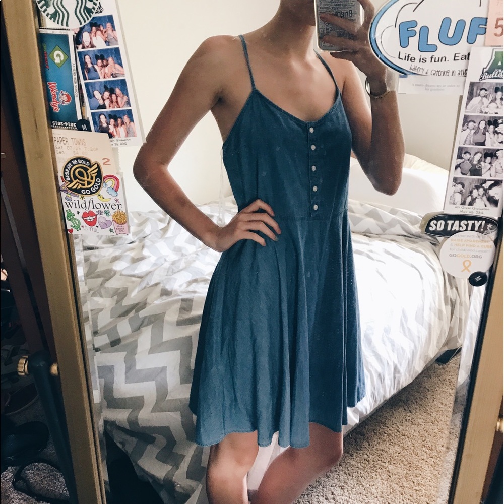 BASICALLY BRAND NEW Denim Button-Up Dress 🔵🔵