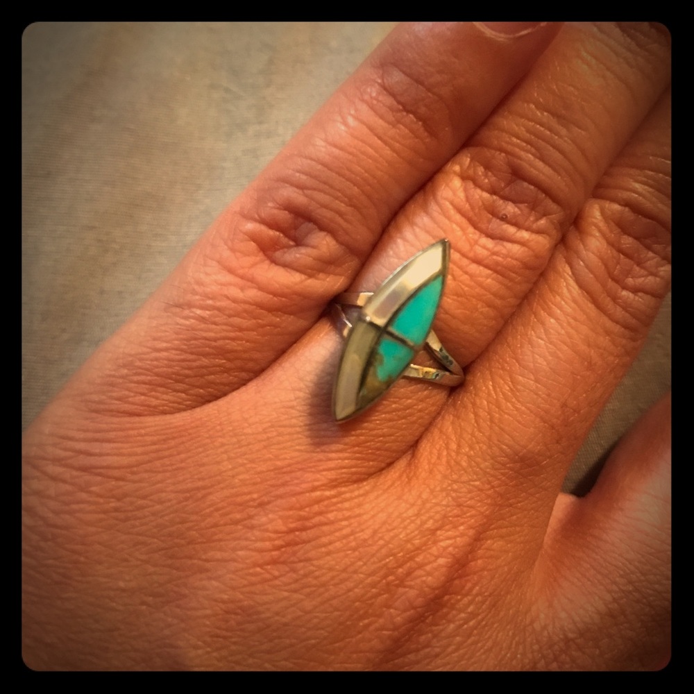 Lovely mother of pearl and turquoise ring size 5