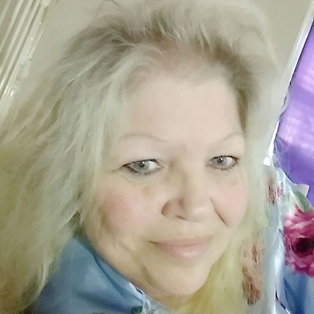 Meet your Posher, Debbie