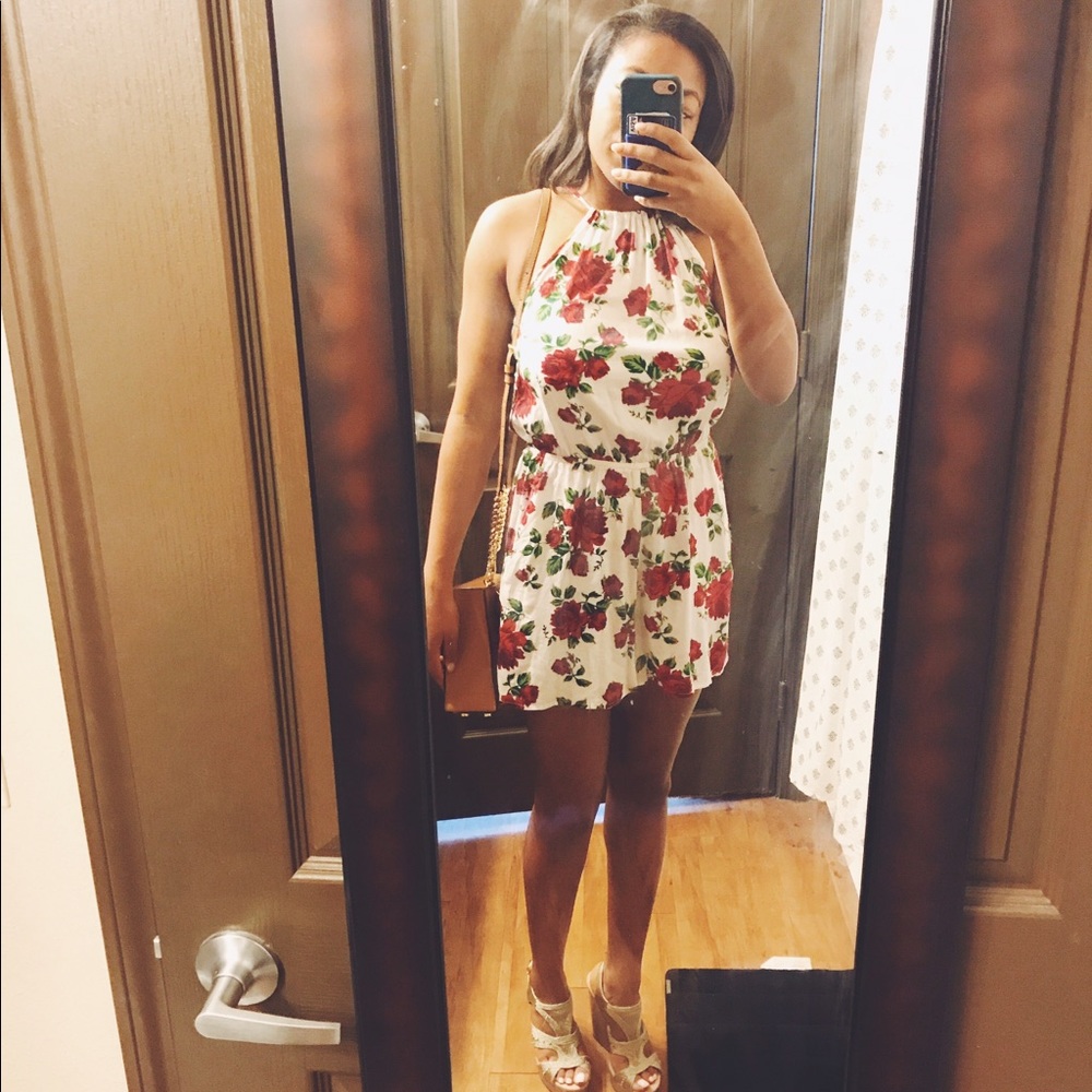 White Romper with Roses - Picture 2 of 4