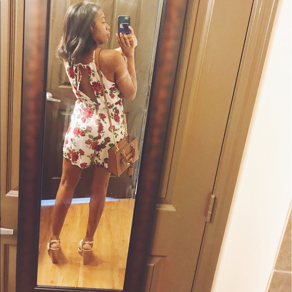 White Romper with Roses - Picture 3 of 4