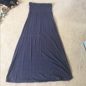 Long skirt / strapped dress