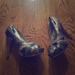 Women's shoes -Heels