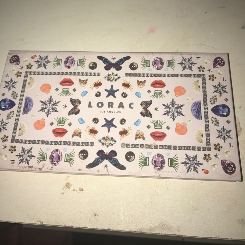 Lorac California dreaming eyeshadow palette