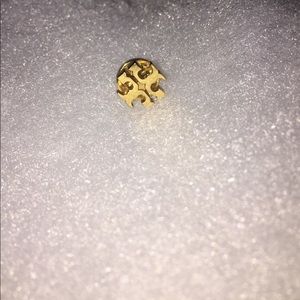 Did you loose an earring? ONE Tory burch gold stud