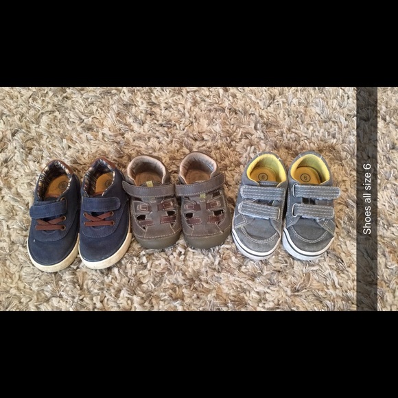 Toddler shoes size 6 - Picture 1 of 1
