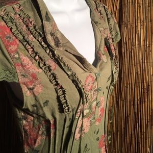 Sage green American rag small top blouse floral