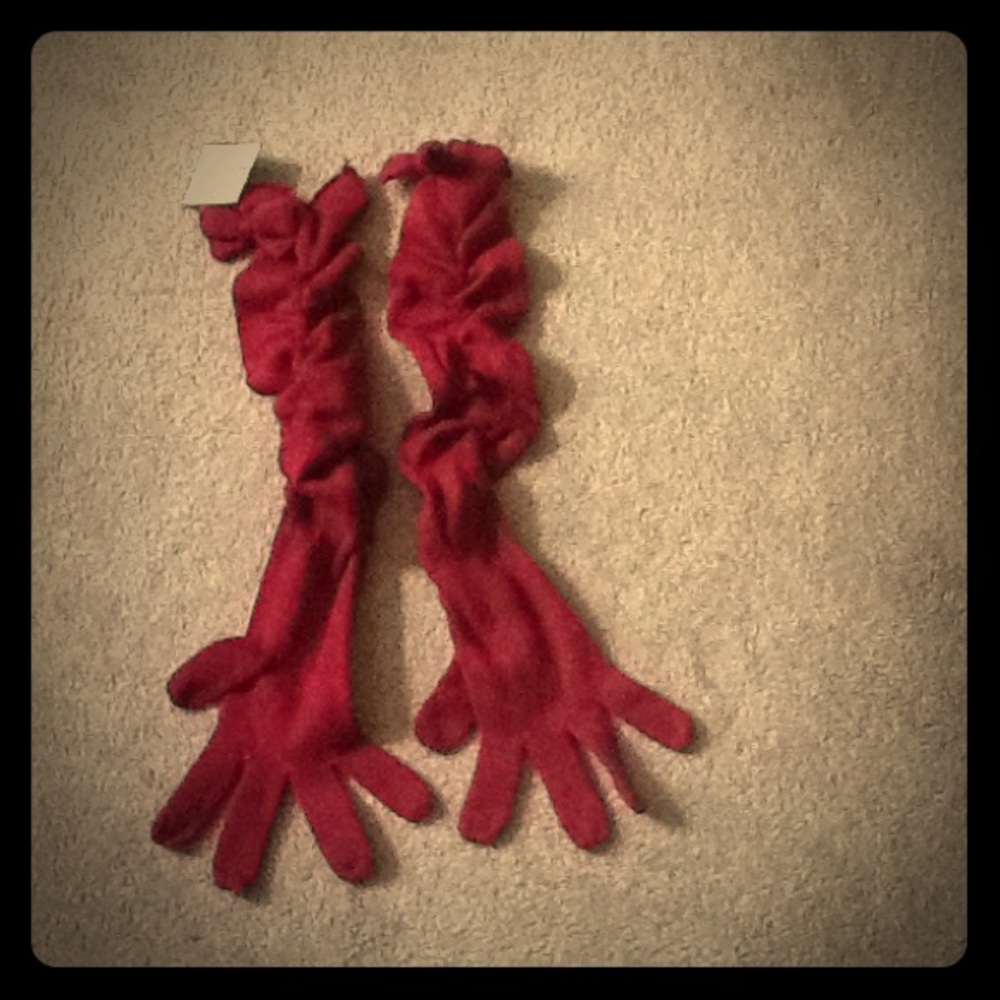 Burgundy long gloves