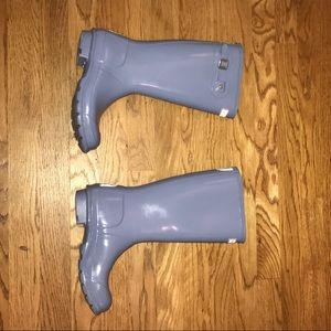 Light blue Hunter rain boots!