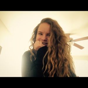 Meet your Posher, Laurel