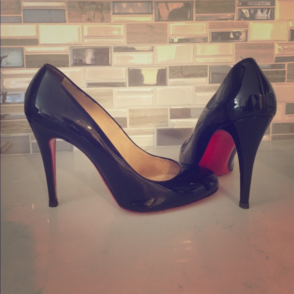 Christian Louboutin Black Patent Leather Pump - 41