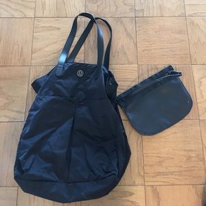 Large lululemon tote with clip in pouch
