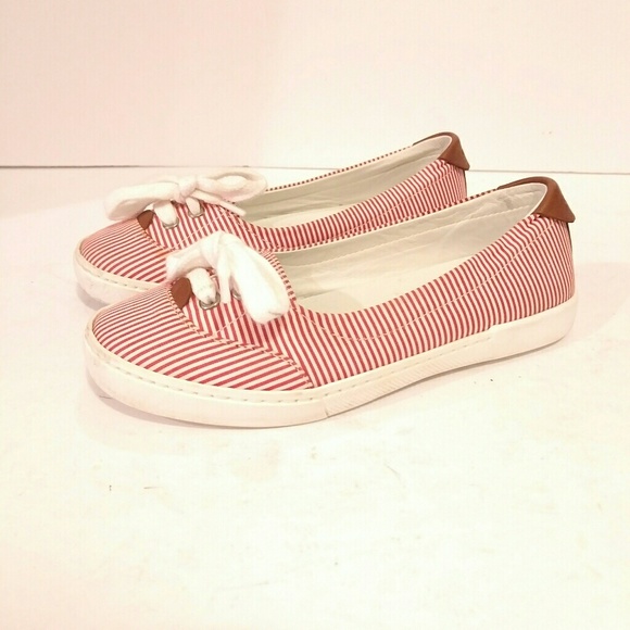 Gucci Other - GUCCI KIDS SIZE 28 red white stripe shoes