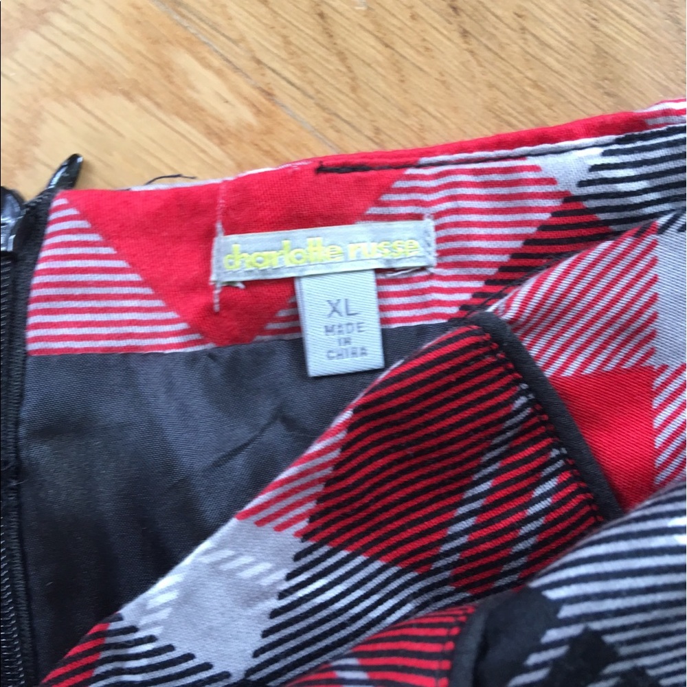 RED DRESS - Picture 3 of 3