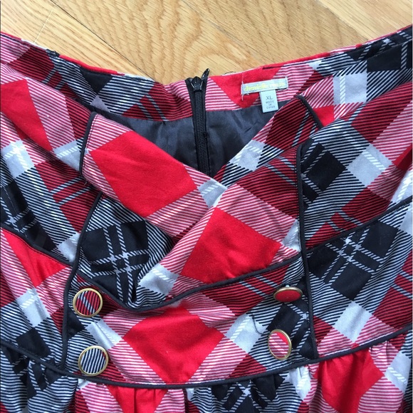 RED DRESS - Picture 2 of 3