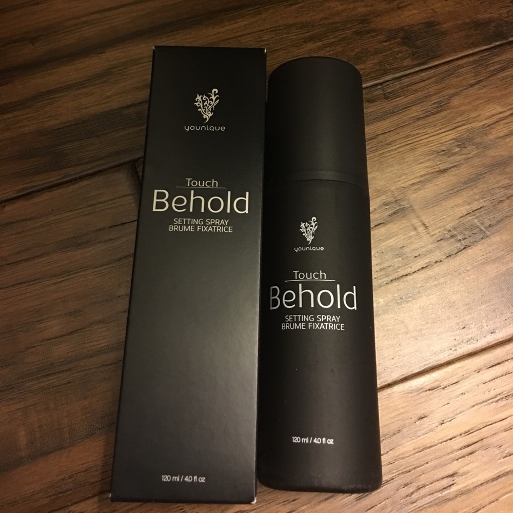 Younique- behold setting spray