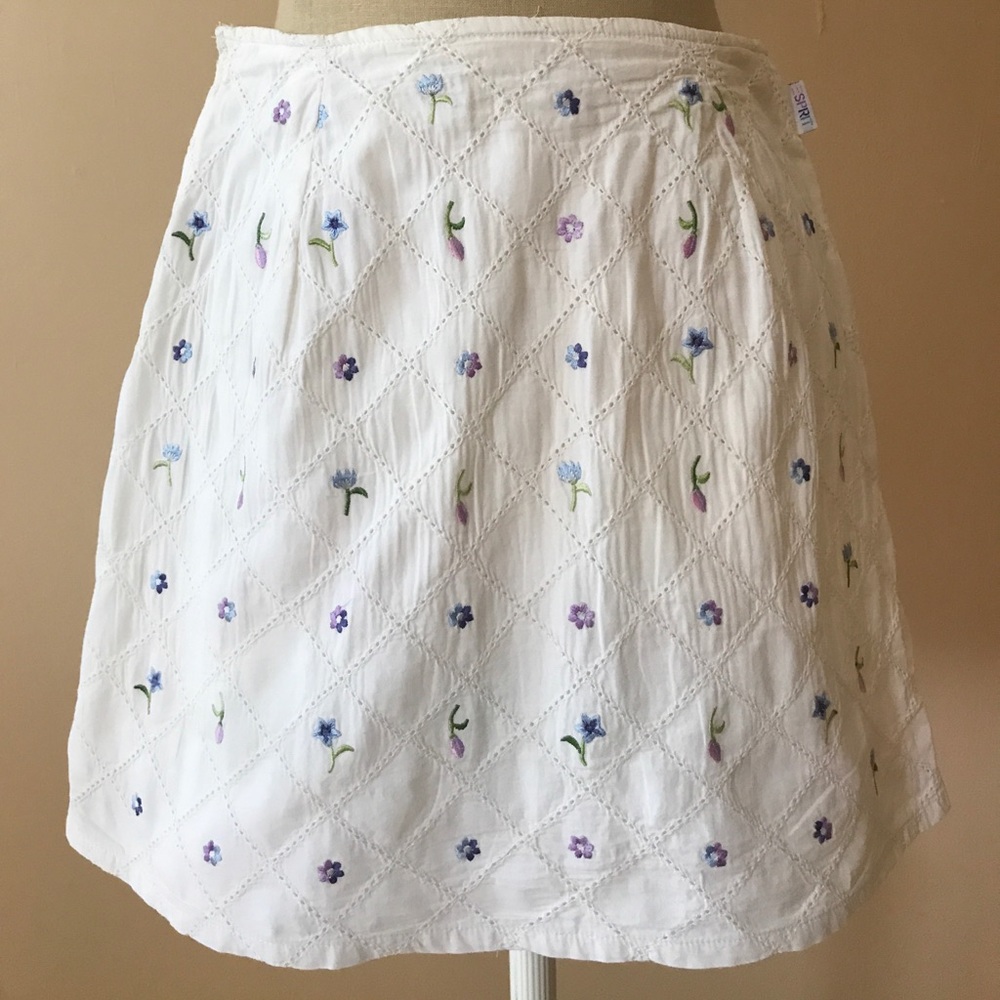 SPIRIT White Embroidered Skirt