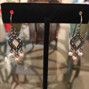 Silver plated and fresh water pearl earrings