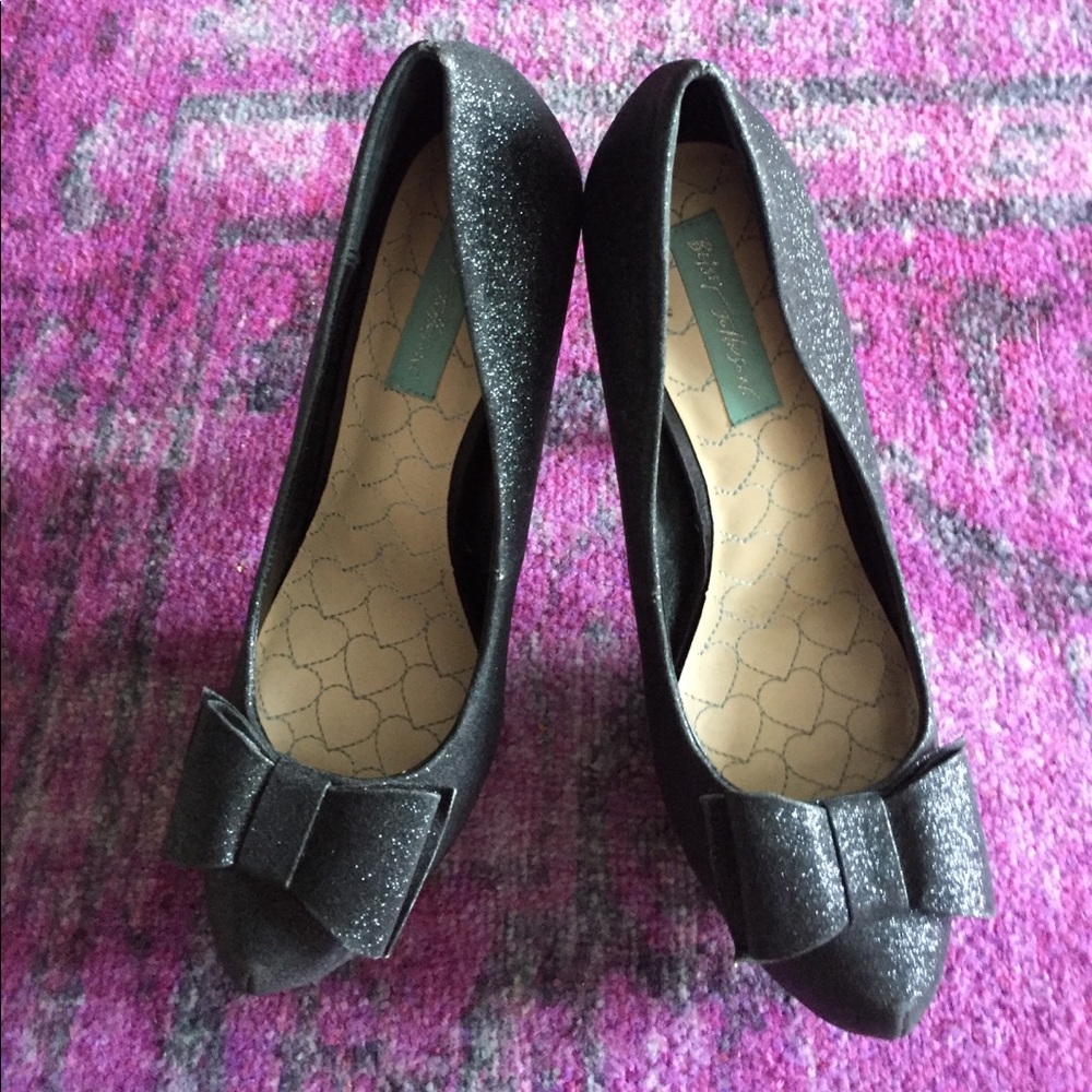 Betsey Johnson blue platform pumps