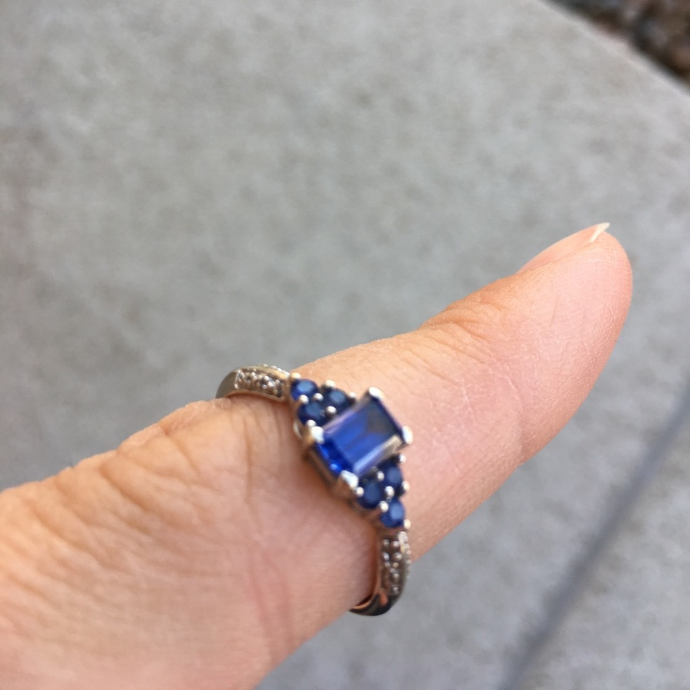 Sapphire ring