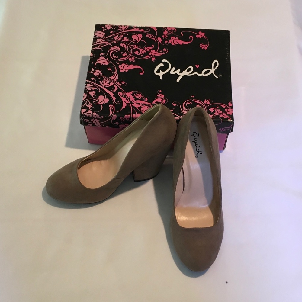 Qupid Sawyer-01 in Taupe Faux Suede Size 7.5