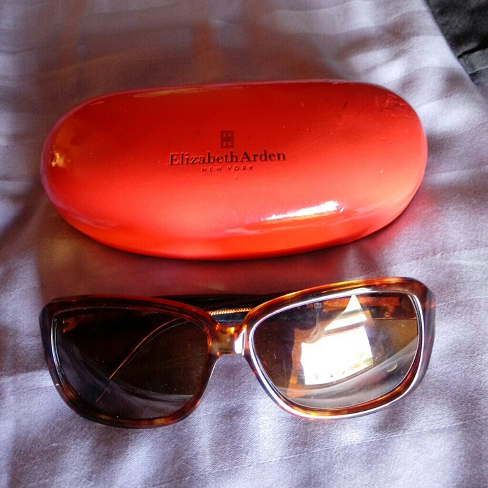 Elizabeth Arden of new York prescription sunglasse