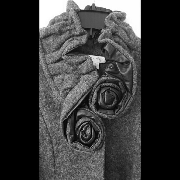 Beautiful Kenar jacket, size small - Picture 2 of 2