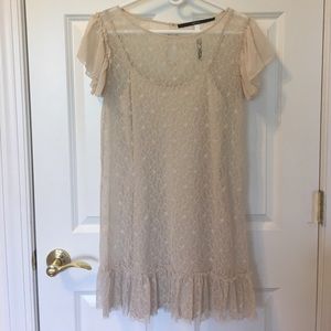 Cream colored lace kensie dress