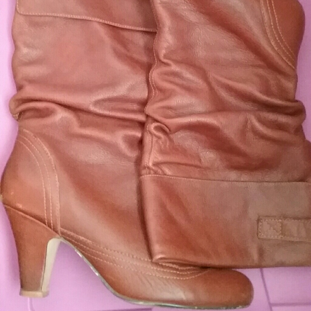 SOLD STEVE MADDEN LEATHER BOOTS