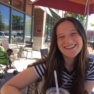 Meet your Posher, Aliza