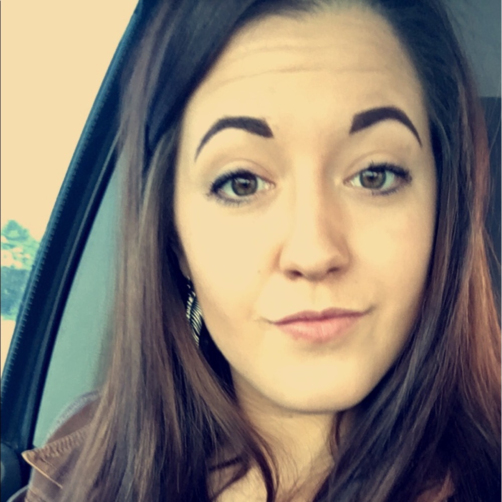 Meet your Posher, Leslie