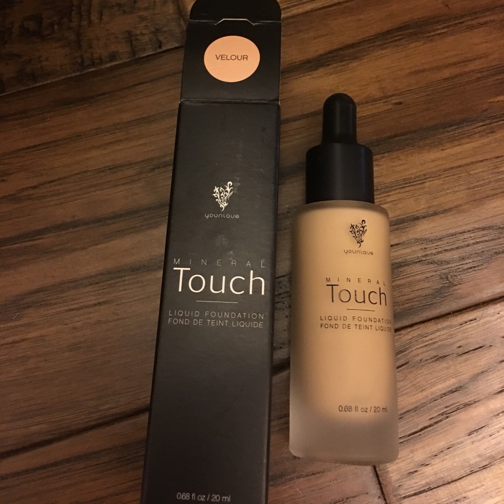 Younique liquid touch foundation