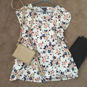 So pretty maternity top