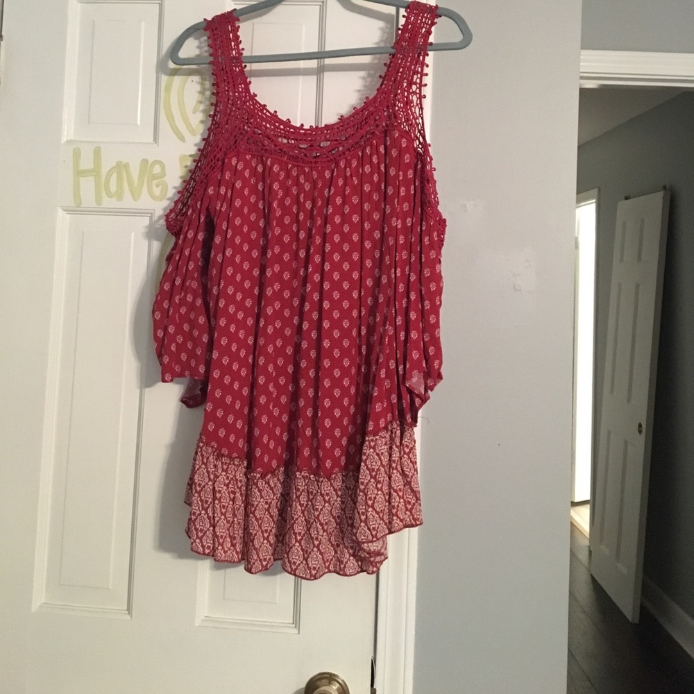 Shoulder cut out top