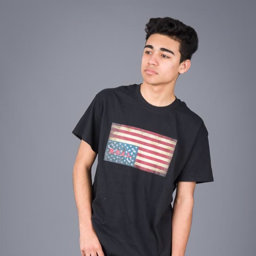 R?E?A?L?™ "Country in distress" T-shirt