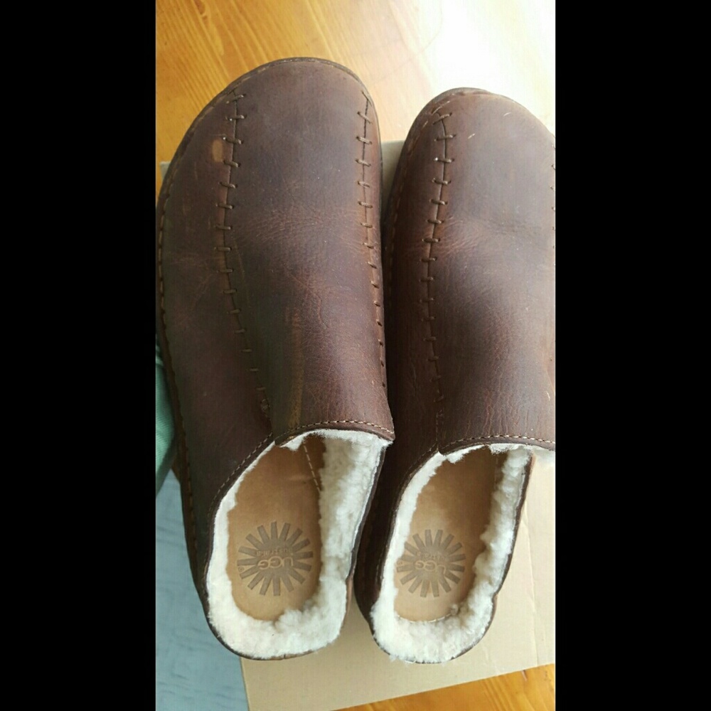 Men's UGG slippers, NIB