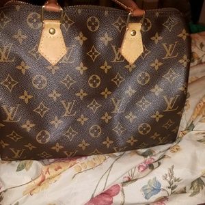Louis Vuitton speedy