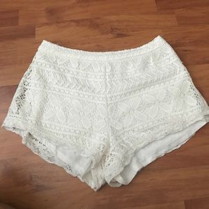 HOLLISTER  white lace shorts