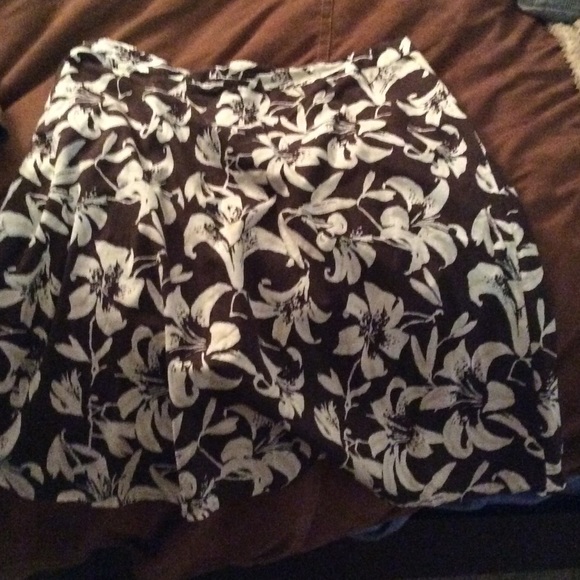 Ladies lined summer skirt - Picture 4 of 4