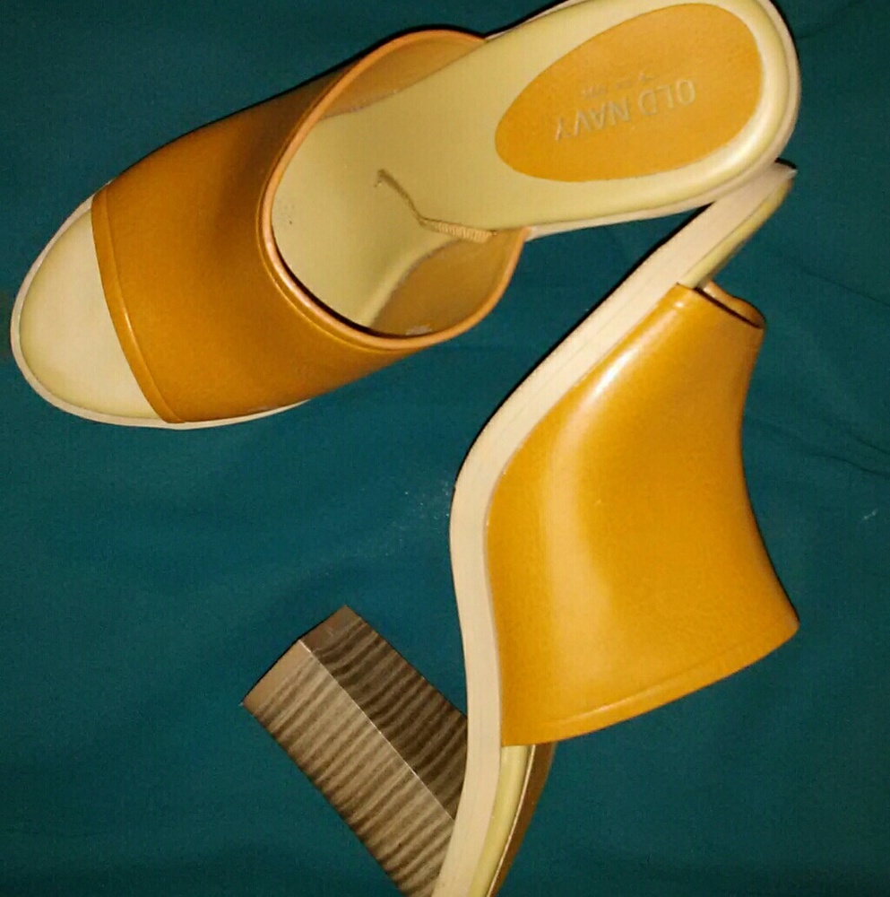 Old Navy Heeled Sandals ****final price