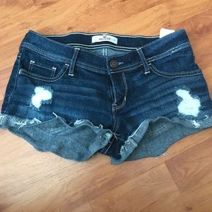 HOLLISTER dark wash denim shorts