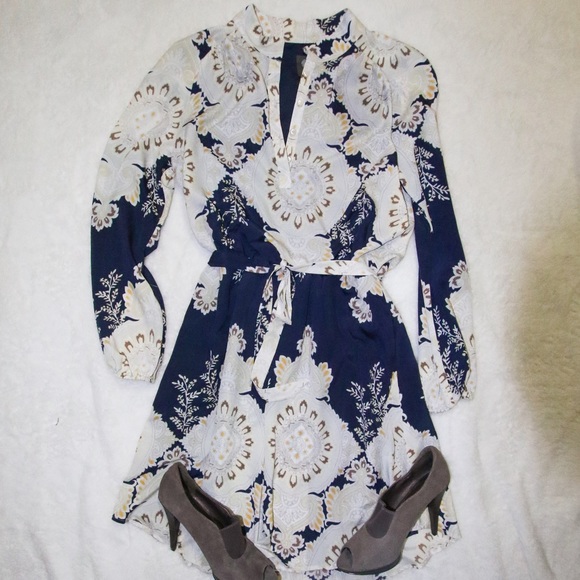 Vince Camuto Dresses & Skirts - Vince Camuto navy multicolor shirt dress sz 10