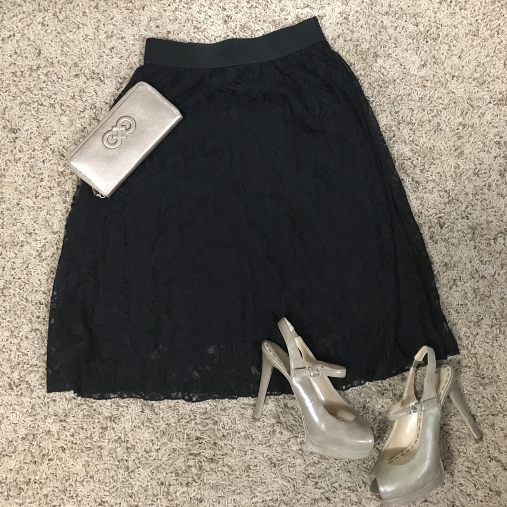 🦄 SOLD! Lularoe Lola Skirt Small in Black Lace 🦄