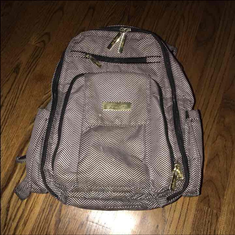 Jujube Diaper Bag Accepting Offers!