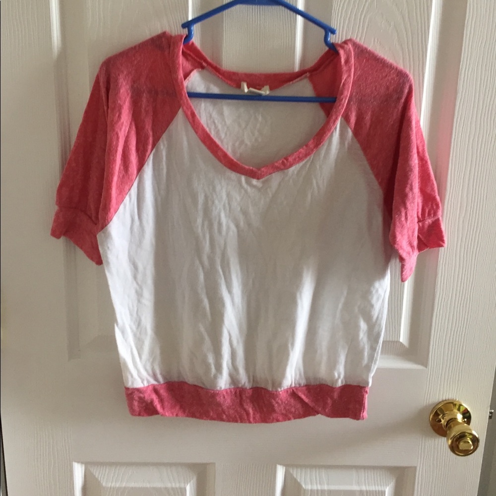 COLOR BLOCK SHORT SLEEVE TOP