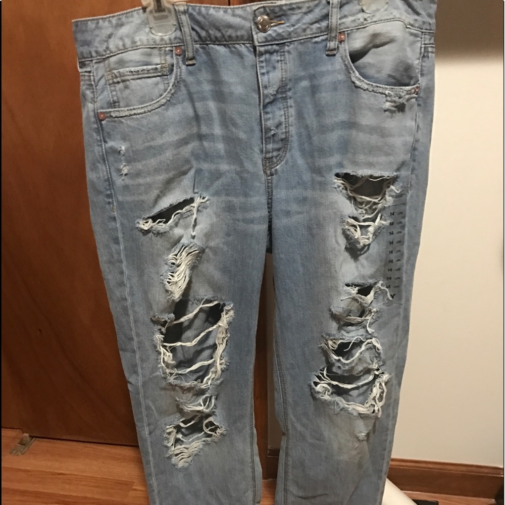 Brand New w/ Tags American Eagle Tom Girl Jeans