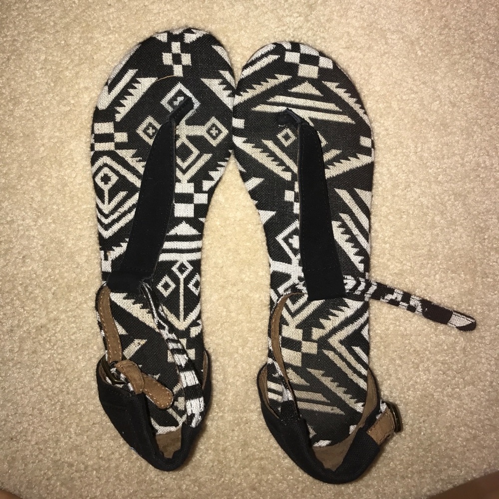 Toms sandals